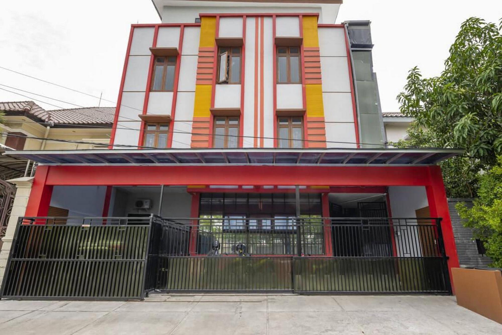Reddoorz @ Jemursari Surabaya 2 Luaran gambar